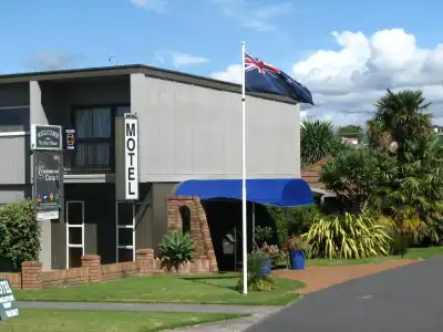 Cobblestone Court Motel – Wenzel Motels - 0