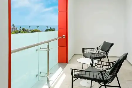 Courtyard by Marriott Santa Monica - 39
