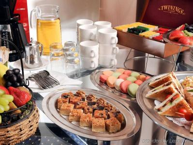 Novotel Bahrain Al Dana Resort - 10