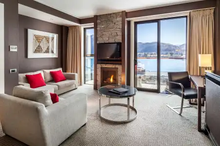 DoubleTree by Hilton Queenstown - 4