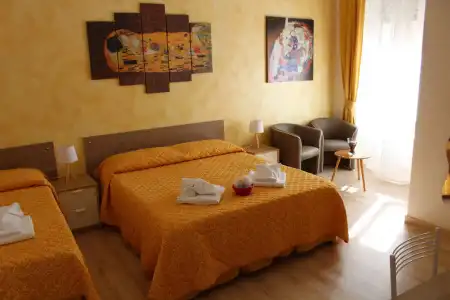 Damiani & Sister Guest House - 0