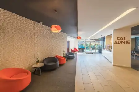 Royal Pacific - 12
