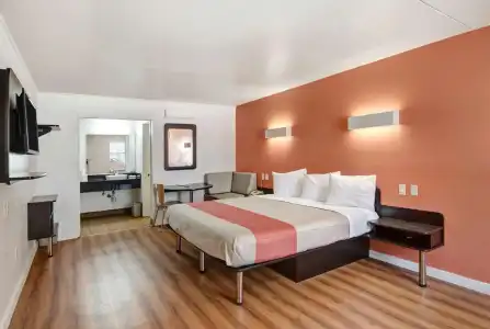 Motel 6 Dallas, TX - Forest Lane - 19