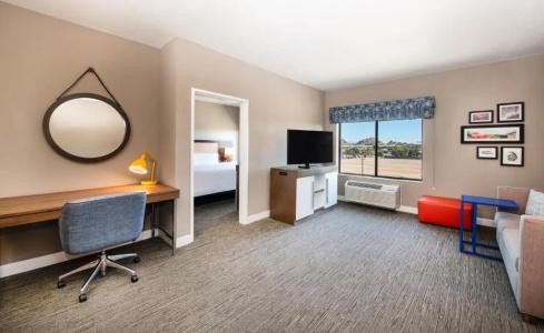 Hampton Inn Phoenix-Airport North - 77
