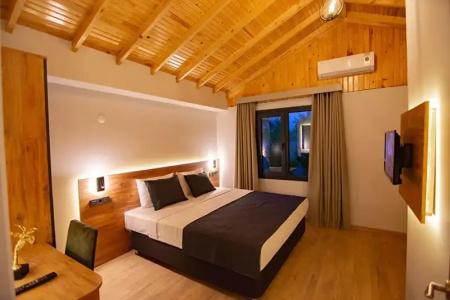 Green Palace Suite - 124