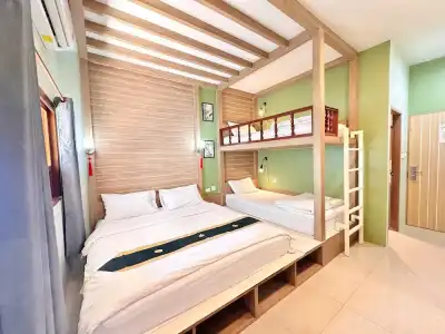 The Luna Hostel - 106
