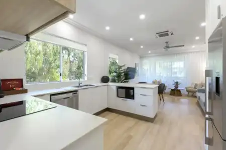 Mandalay Luxury Beachfront Apartments - 36