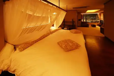 Amandi - 4