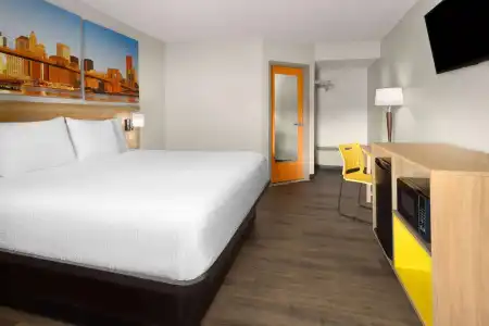 Days Inn & Suites by Wyndham Albany - 6