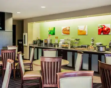 Quality Inn & Suites Peoria North - 22