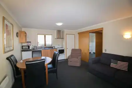 Allan Court Motel - 1