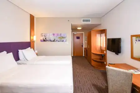 Premier Inn Dubai International Airport - 29