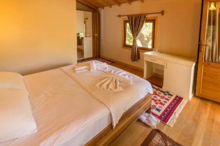 Secret Garden Bungalows & Tent - 2