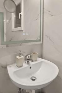 Athens Warehouse Boutique & Suites - 40