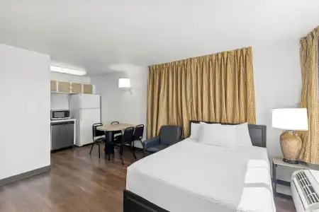 MainStay Suites Las Vegas Flamingo - 38