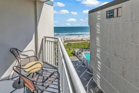 Carolinian Beach Resort by Vacasa - 201