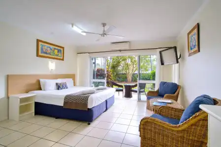 Cairns Queenslander & Apartments - 2