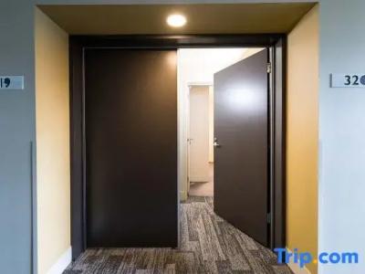 The Old Woolstore Apartment - 97