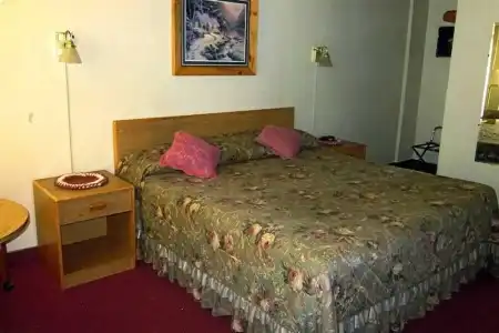 Color Country Motel - 17