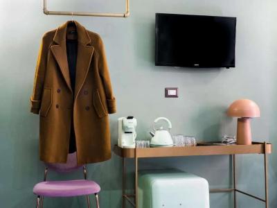 Cest La Vie Suites - 10