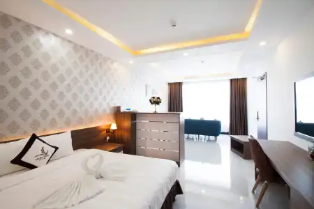 Phung Hung Boutique - 2