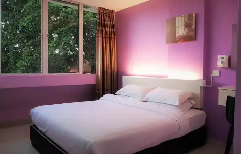 De UPTOWN @ P.J. 222 - 24