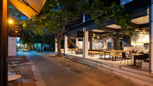Savage Hostel - 14