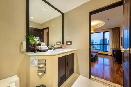 Bandara Silom Suites - 187