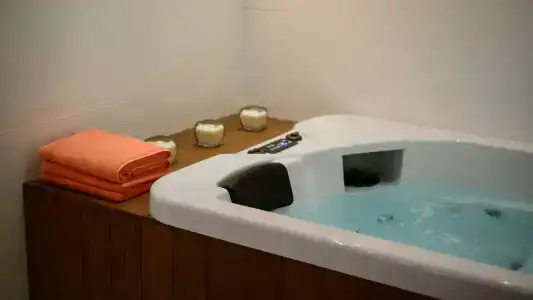 Amber Spa Boutique - 9