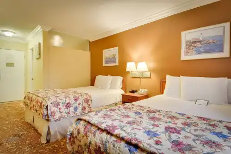 Vagabond Inn Long Beach - 2