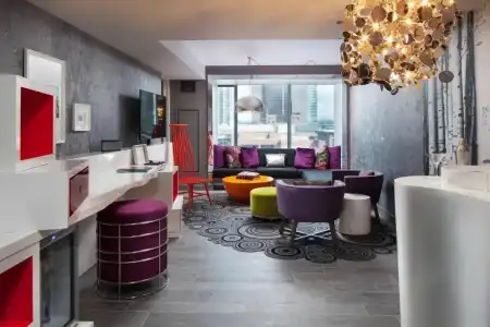 W Bellevue - 71
