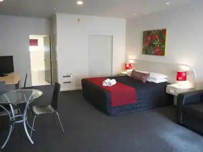 Aubyn Court Spa Motel - 35