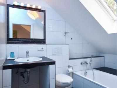 & Restaurant Burgschänke - 55