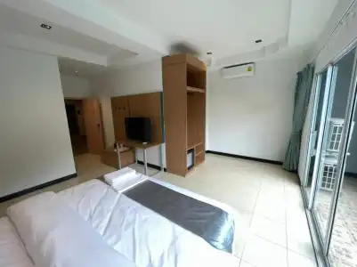 The Base Pattaya Horizon Inn - 2