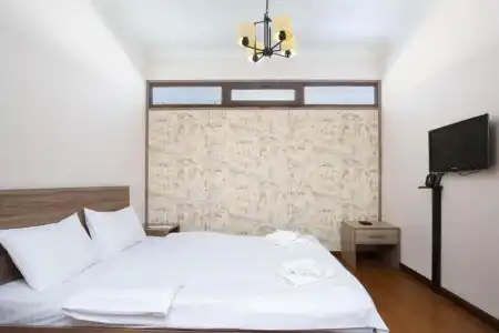 Stay Inn on Buzand str. 17 - 44
