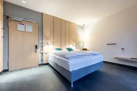 Serways Hösel - 48