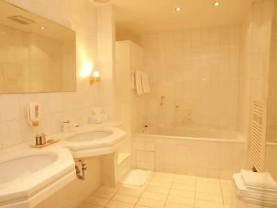 & Restaurant Sonne - 104