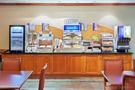 Hyatt Place Fairbanks - 11