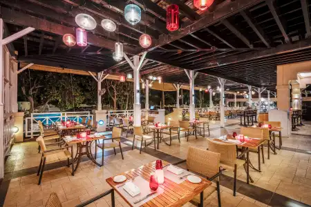 InterContinentals MUSCAT by IHG - 13