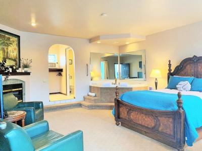 Breakers Boutique Inn - 101