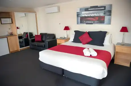 Arkana Motor Inn & Terrace Apartments - 2