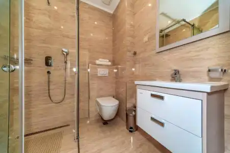 Luxury Apartments Queen - 76