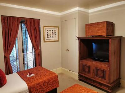 Twenty Nevern Square - 119
