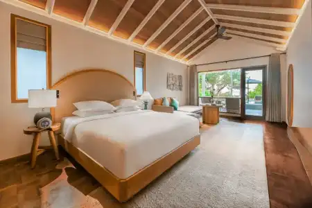NH Collection Maldives Reethi Resort - 5