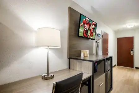 Red Roof Inn PLUS+ & Suites Savannah - I-95 - 5