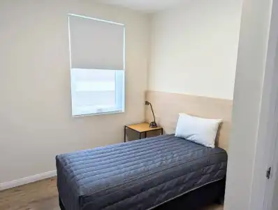 Mayfair Plaza Motel - 127