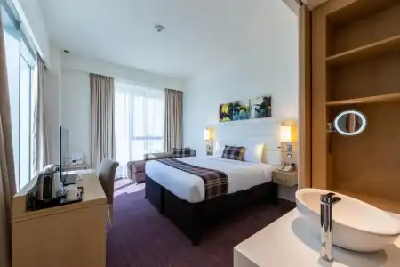 Premier Inn Dubai Dragon Mart - 33