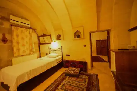 Vineyard Cave - 4
