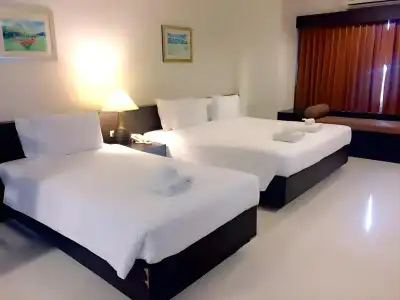 The White Pearl - 12