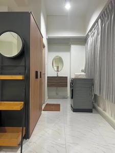Mall Suites - 221